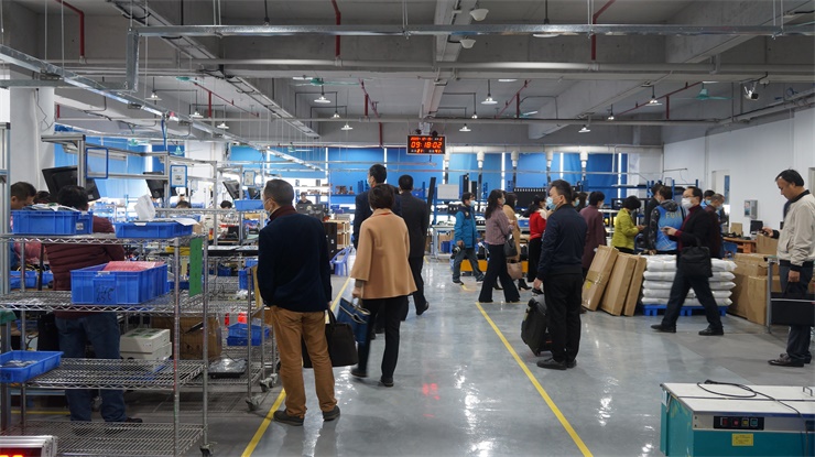 視察團(tuán)參觀訊鵬工廠 視察團(tuán)參觀訊鵬工廠